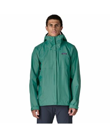 Hombre con chubasquero plegable Patagonia Torrentshell 3L Rain Jacket Gem Green