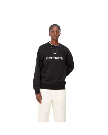 Mujer con sudadera Carhartt WIP Women's Carhartt Sweat negra con logo blanco