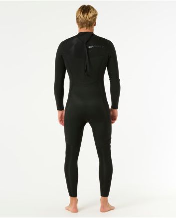Hombre con Traje de neopreno Rip Curl Dawn Patrol 4/3mm Back Zip en color negro 